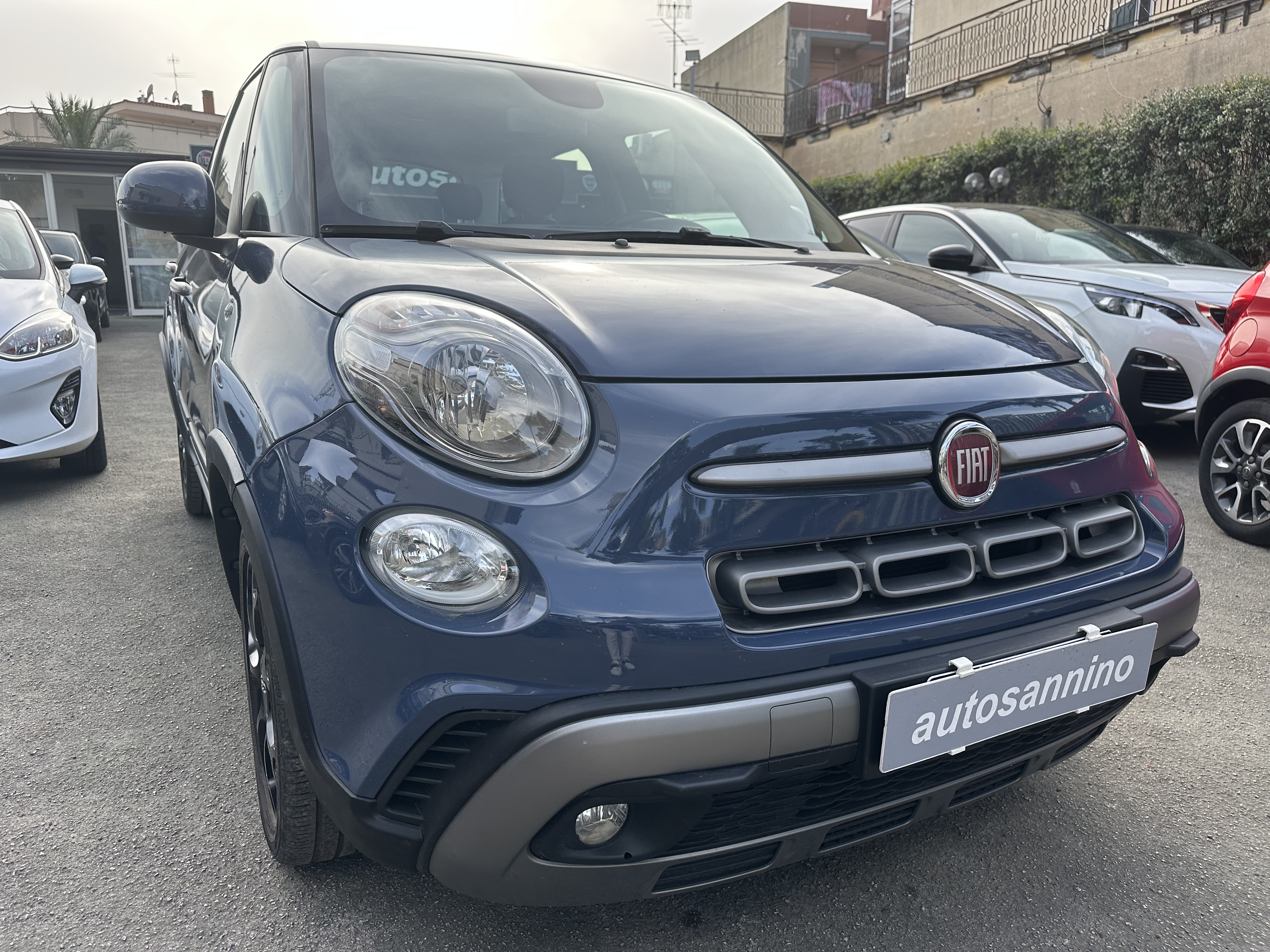 500l 1.4 Cross 95cv Cerchi total black da 17’’