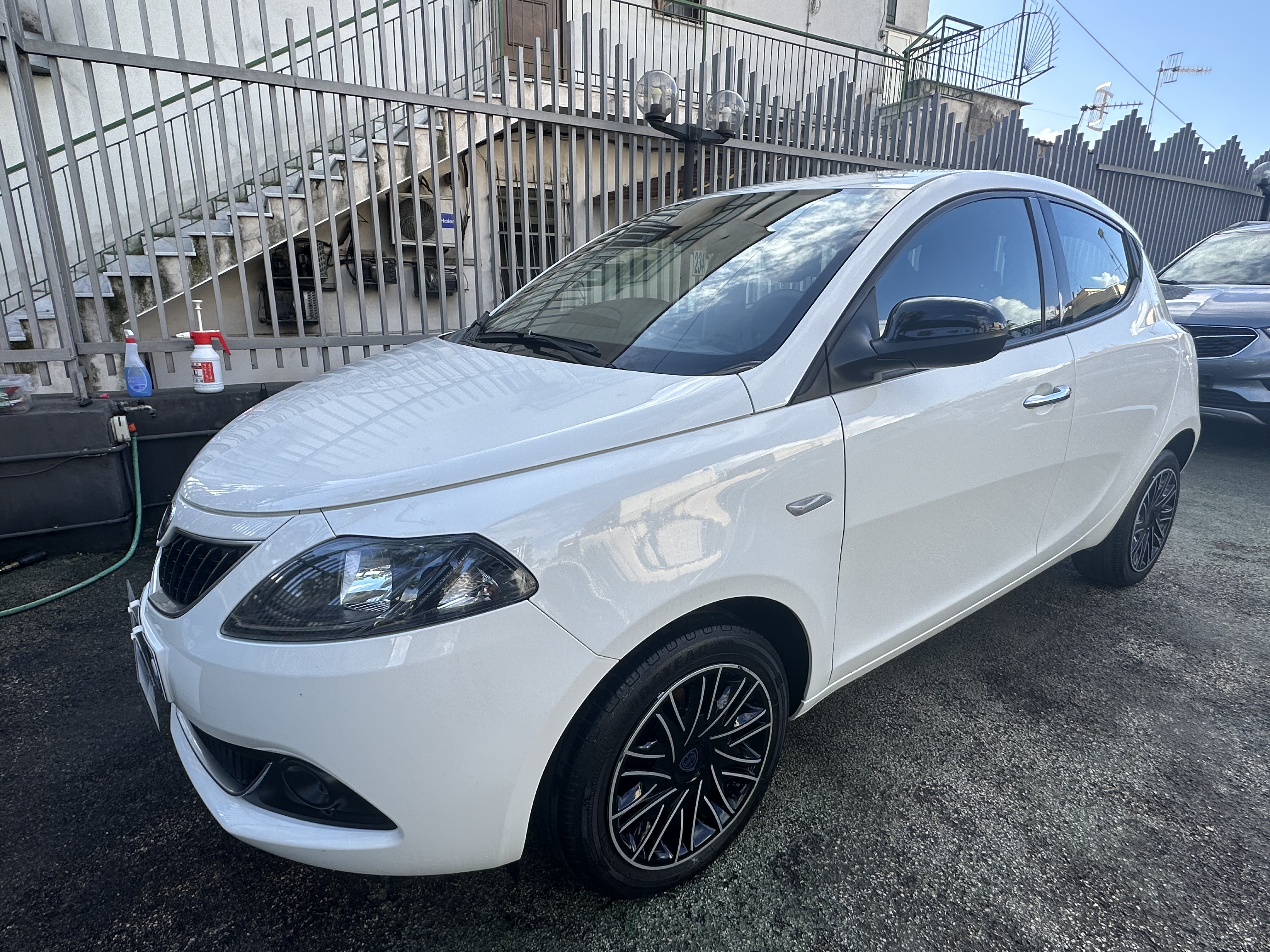 Ypsilon 1.2 69cv Gpl casa madre 31/12/2021 64.000 km