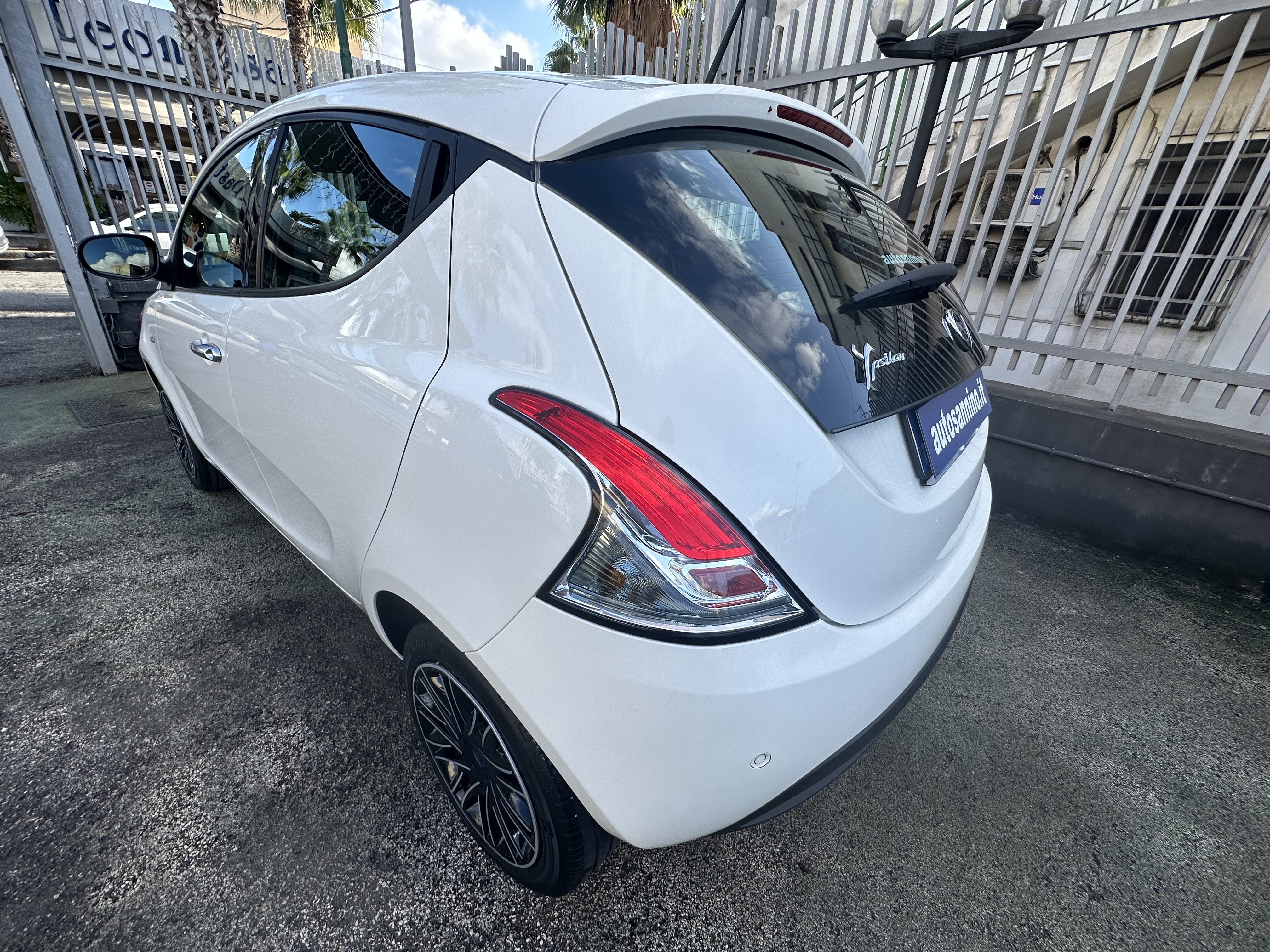 Ypsilon 1.2 69cv Gpl casa madre 31/12/2021 64.000 km